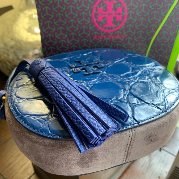 โ๏ธSOLD/Authentic Tory Burch Embossed leather/Crosb - Picture 6 of 8